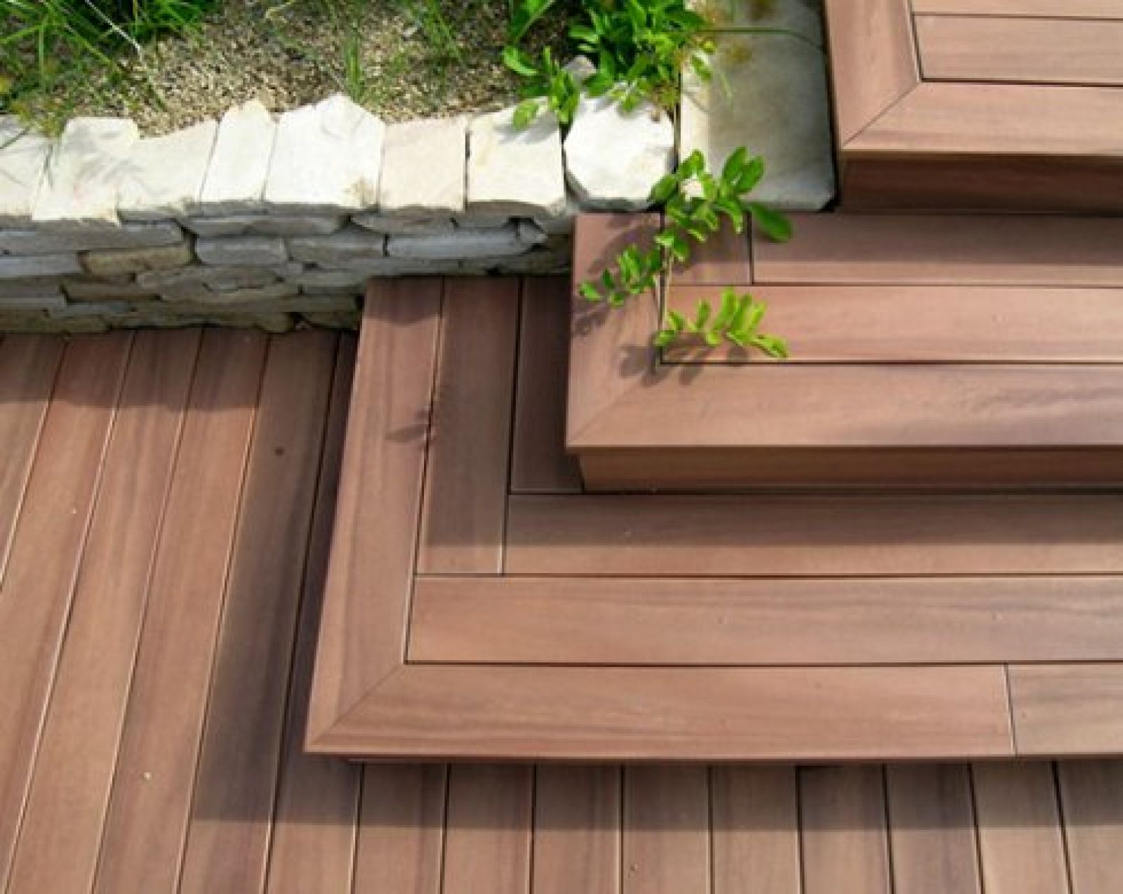 lames de terrasse en bois composite