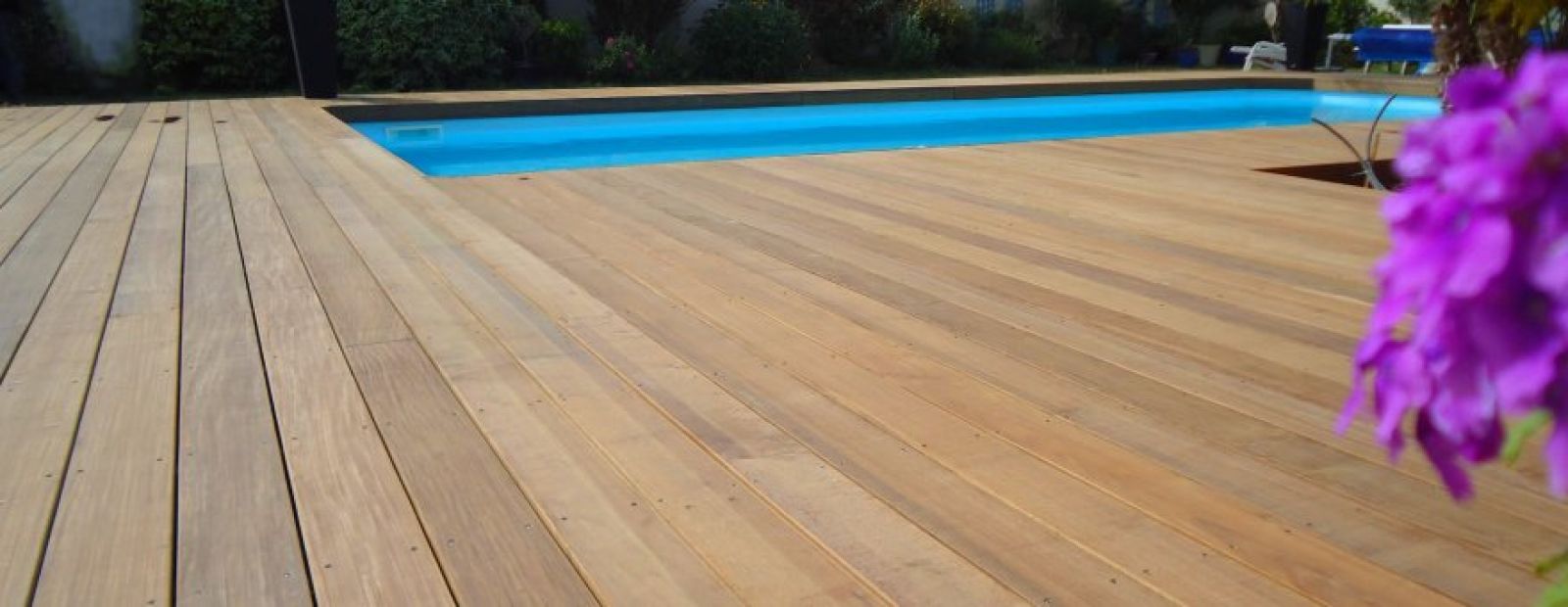 Tour de piscine en lame de deck ipé