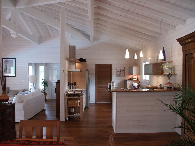 Charpente traditionnelle en Douglas lasuré blanc